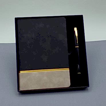 Siyah Gold Detaylı Termo Deri Defter Ve Metal Roller Kalem Hediye Seti  