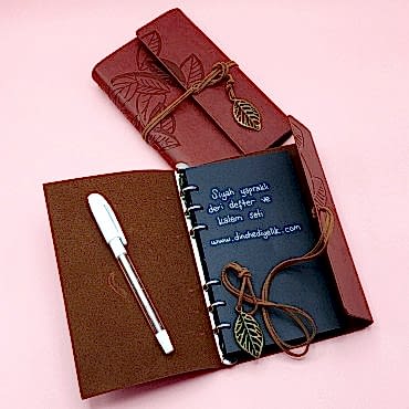 Kahverengi Deri Siyah Yapraklı Defter Ve Beyaz Jel Kalem Seti